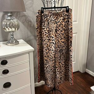 Beige by eci animal print topped pants. XL